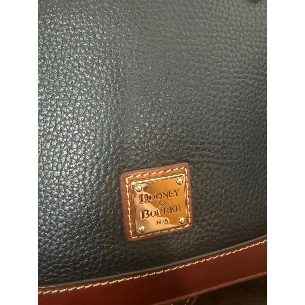 Dooney & Bourke Pebble Grain Zip Zip Satchel EUC